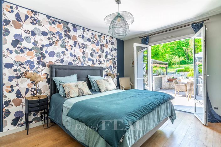 Image No.16-6 Bed House for sale