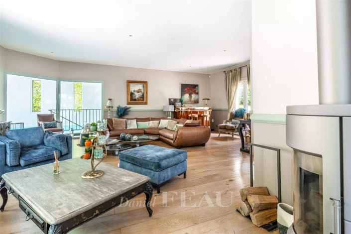 Image No.27-6 Bed House for sale