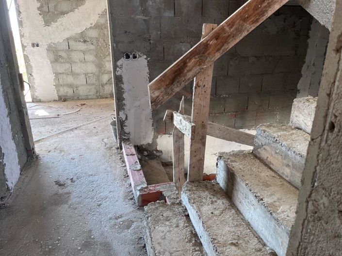 Image No.12-3 Bed House for sale