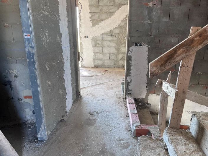 Image No.13-3 Bed House for sale