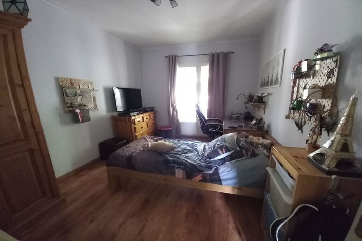 Image No.11-3 Bed House for sale