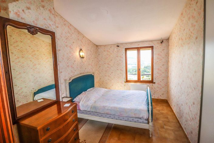 Image No.28-4 Bed House for sale