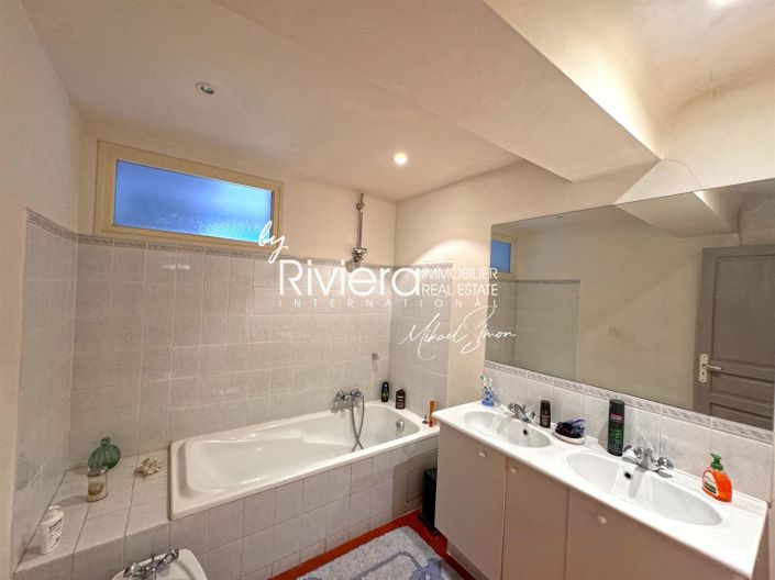 Image No.16-5 Bed House for sale