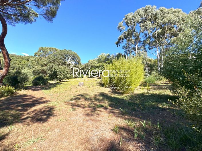 Image No.6-5 Bed House for sale