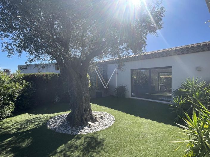 Image No.17-4 Bed House for sale