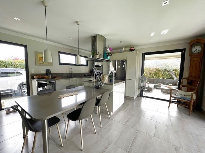 Image No.5-4 Bed House for sale