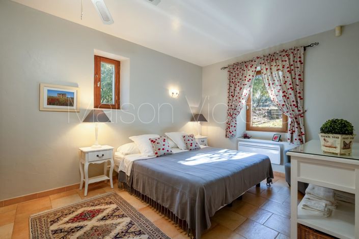 Image No.20-4 Bed House for sale