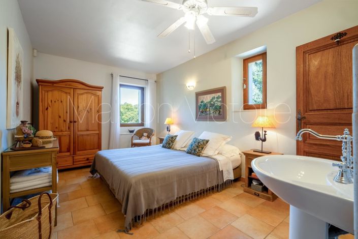 Image No.21-4 Bed House for sale