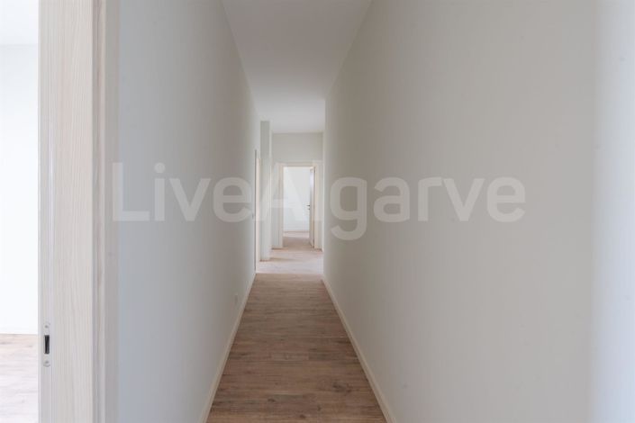 Image No.12-4 Bed Apartment for sale