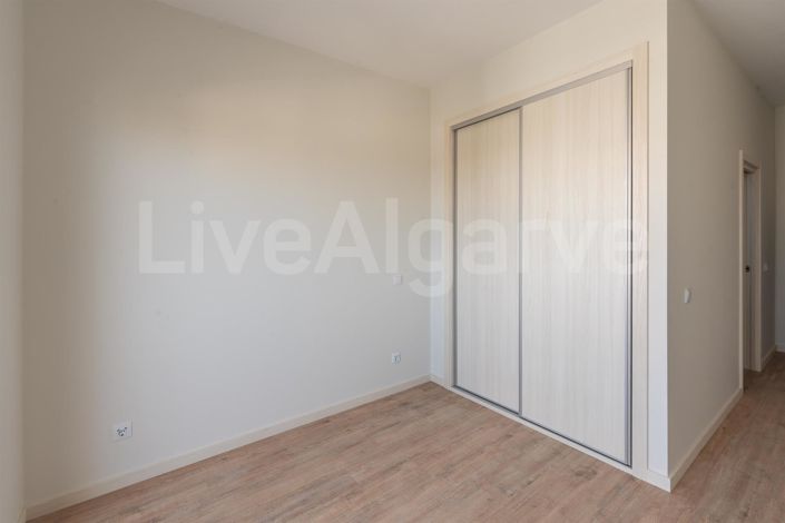 Image No.23-4 Bed Apartment for sale