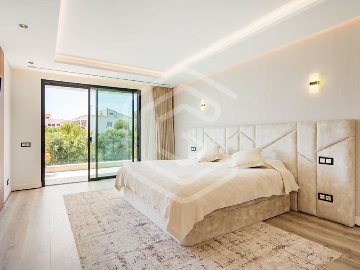 Image No.15-4 Bed House for sale