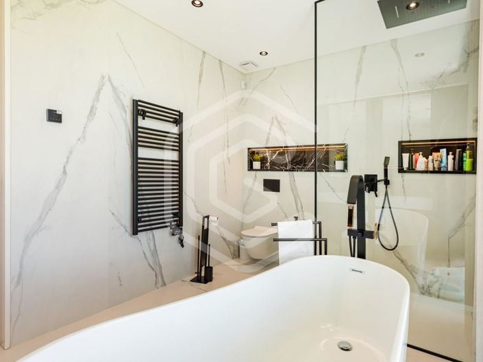 Image No.19-4 Bed House for sale