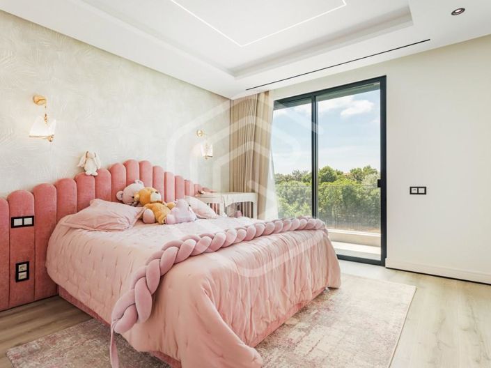 Image No.20-4 Bed House for sale