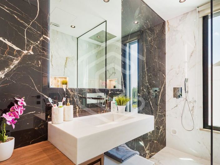 Image No.22-4 Bed House for sale