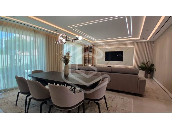 Image No.26-4 Bed House for sale