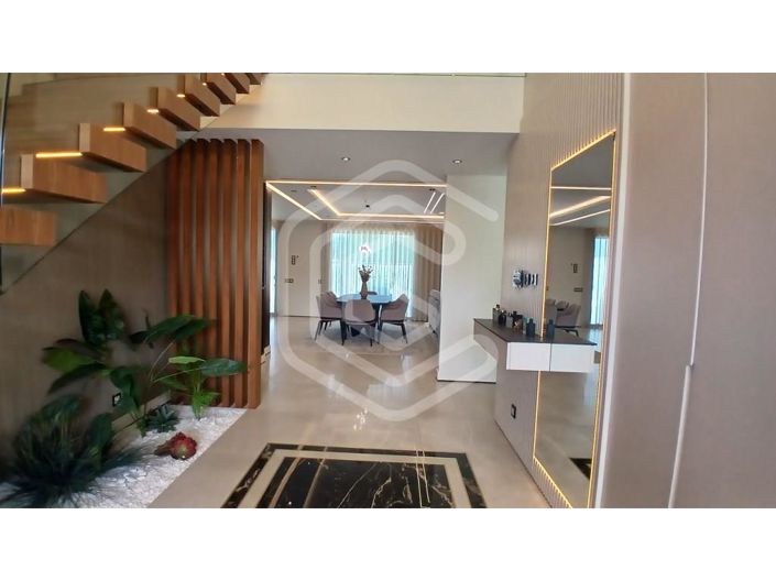 Image No.29-4 Bed House for sale