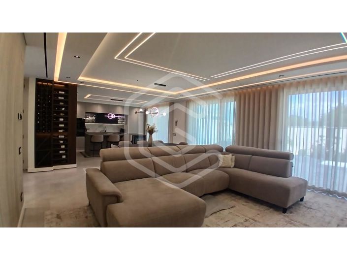 Image No.33-4 Bed House for sale