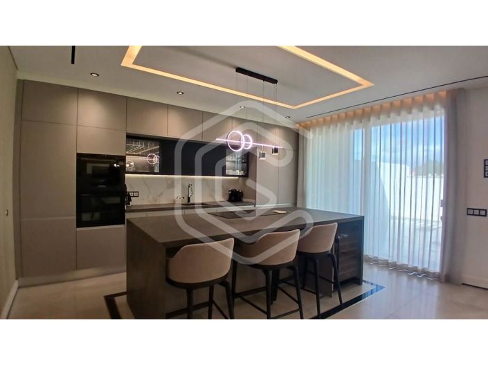 Image No.37-4 Bed House for sale