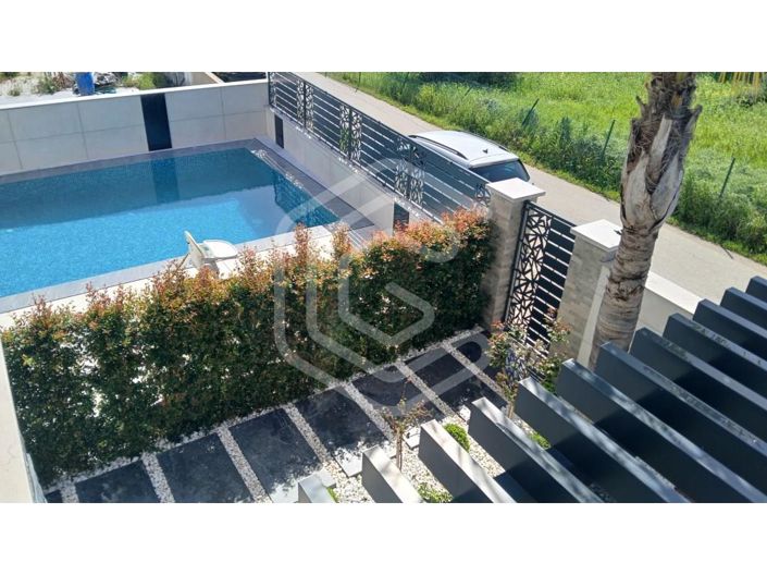 Image No.40-4 Bed House for sale