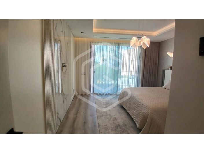 Image No.48-4 Bed House for sale