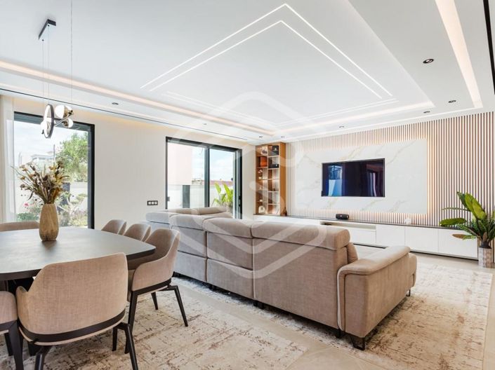 Image No.5-4 Bed House for sale