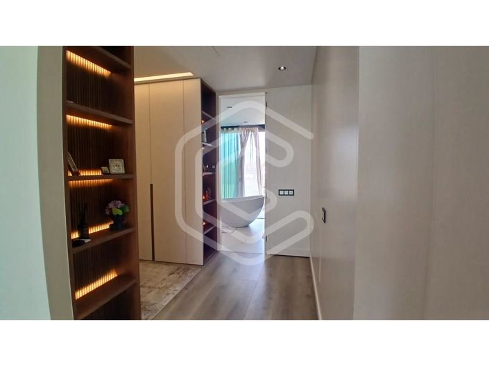 Image No.51-4 Bed House for sale