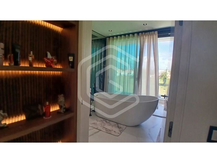 Image No.52-4 Bed House for sale