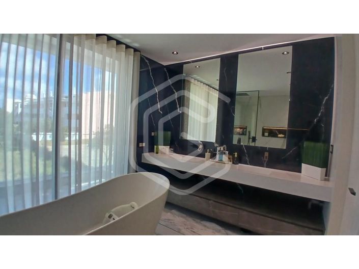 Image No.53-4 Bed House for sale