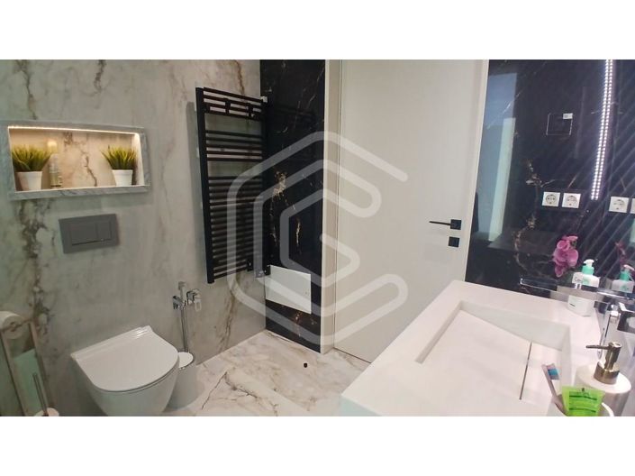 Image No.60-4 Bed House for sale