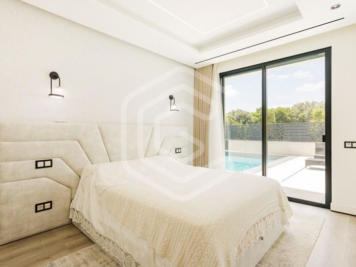 Image No.9-4 Bed House for sale