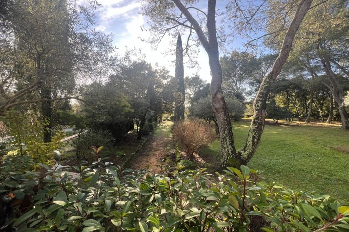 Image No.15-3 Bed House for sale