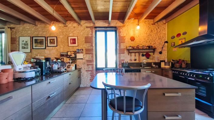 Image No.10-9 Bed House for sale