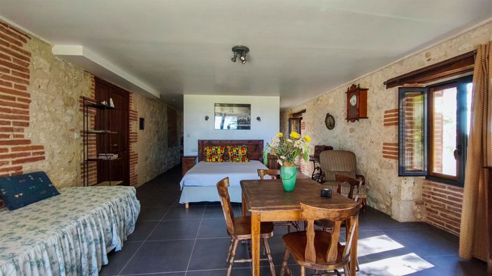 Image No.15-9 Bed House for sale