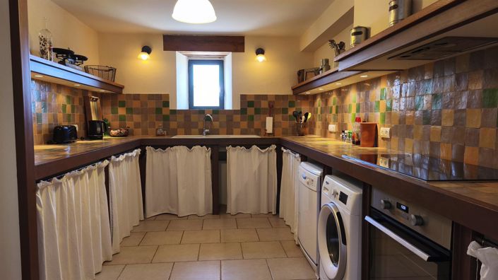 Image No.23-9 Bed House for sale