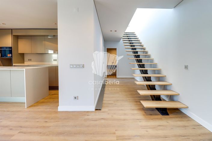 Image No.13-5 Bed Apartment for sale