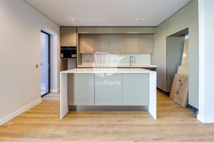 Image No.22-5 Bed Apartment for sale