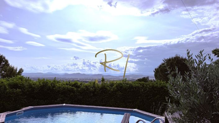 Image No.10-3 Bed House for sale