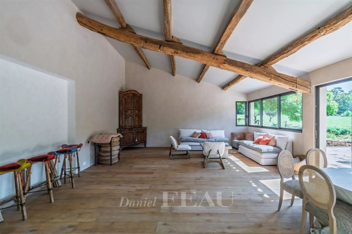 Image No.6-5 Bed House for sale