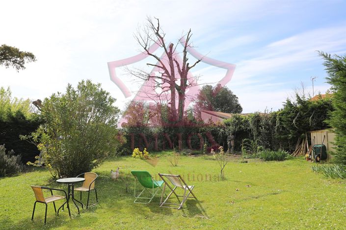 Image No.17-4 Bed House for sale