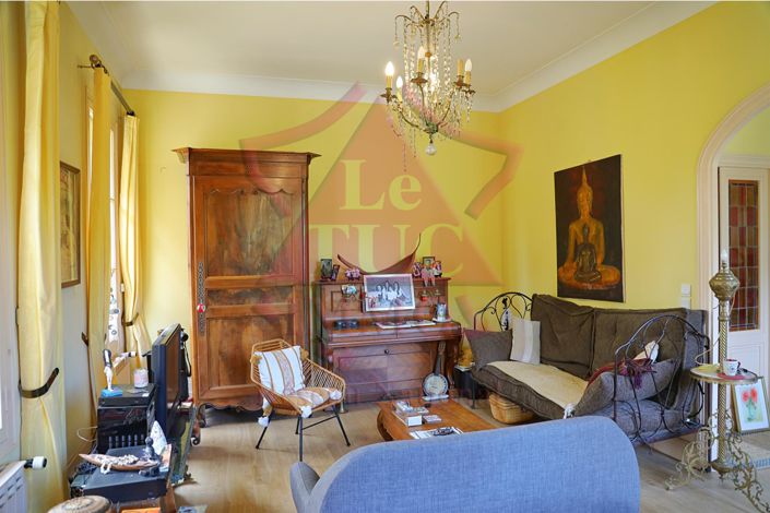 Image No.2-4 Bed House for sale