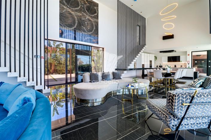 Image No.18-5 Bed House for sale