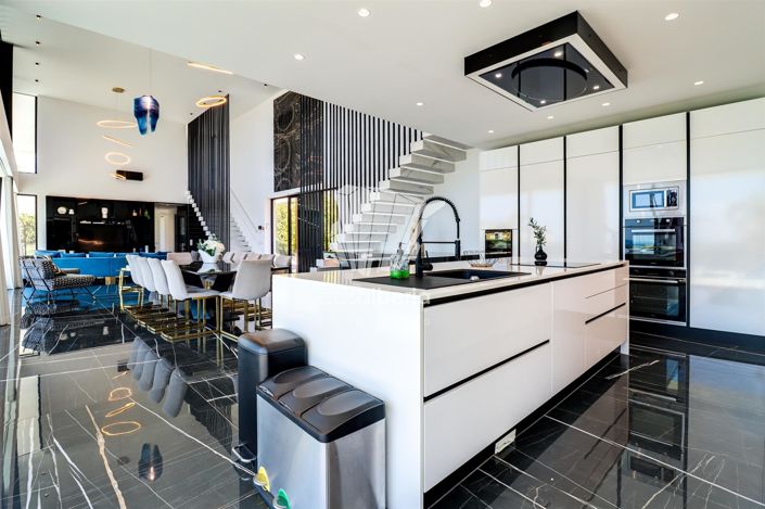 Image No.25-5 Bed House for sale