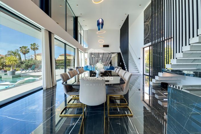 Image No.9-5 Bed House for sale