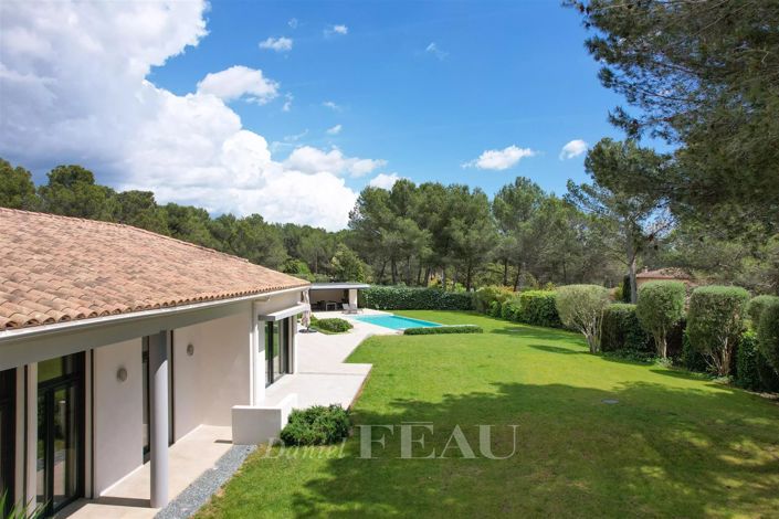 Image No.2-5 Bed House for sale