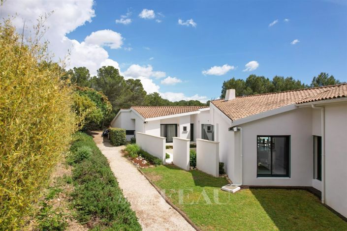 Image No.4-5 Bed House for sale