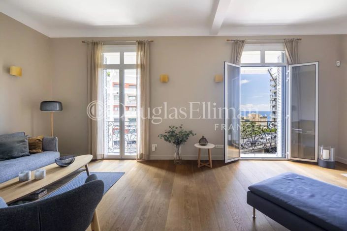 Image No.6-5 Bed House for sale