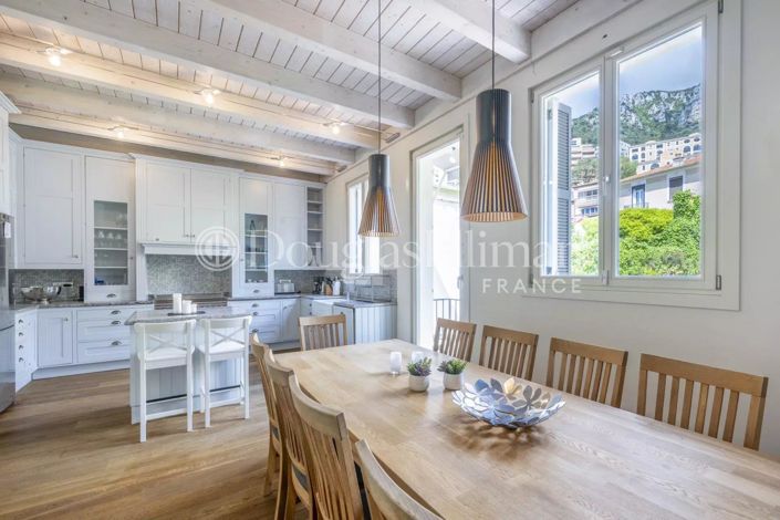 Image No.8-5 Bed House for sale