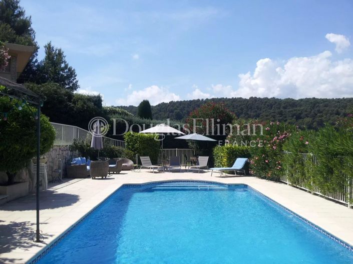 Image No.5-6 Bed House for sale