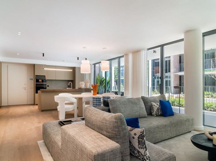 Image No.24-3 Bed Apartment for sale