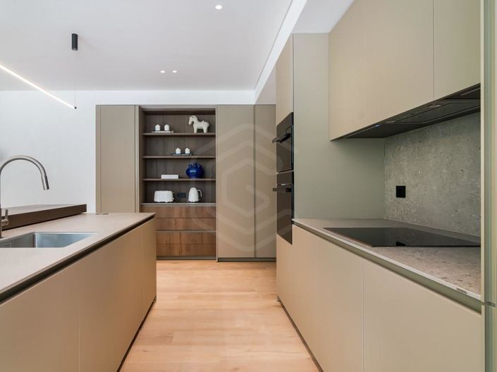 Image No.28-3 Bed Apartment for sale